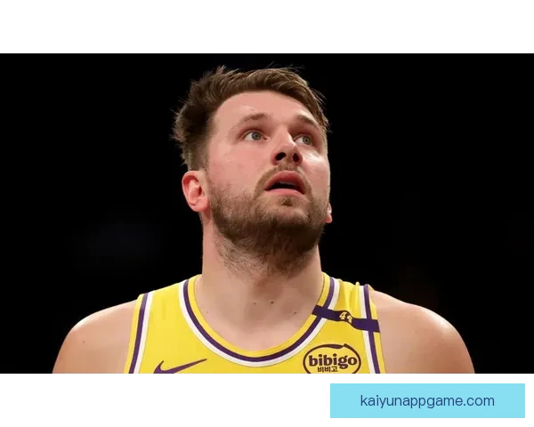 东契奇荣膺生涯第七次月最佳场均37+8+7表现出色 获防守提名